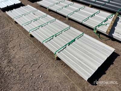 Quantity of Kit Containers Steel R Panel 12 Ft x 37 in その他 - 店舗 & 倉庫 (Unused)