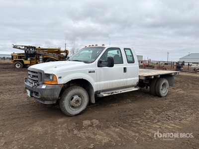 2001 Ford F-350 XL 4x4 Extended Cab Extended Cab Flatbed Truck (Inoperable)