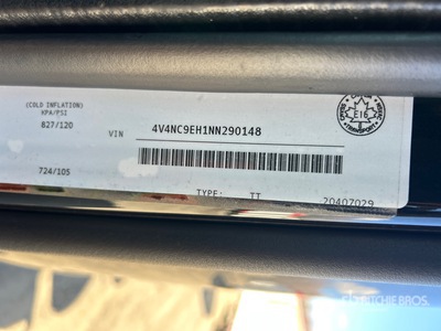 2022 Volvo VNL860 6x4 T/A Sleeper Truck Tractor