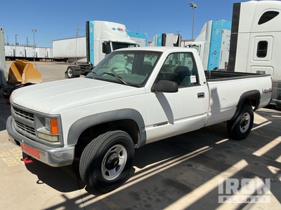 1997 Chevrolet K2500 Cheyenne 4x4 Pickup (Inoperable)
