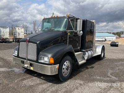2005 Kenworth T300 4x2 Versatile Hauler Truck