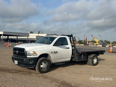 2015 Ram 3500 4x2 Ciężarówka z płaską platformą