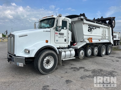 2013 Kenworth T800 14x4 Camion-benne à cinq essieux