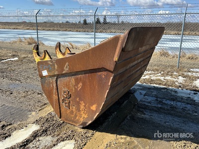 Daequip 80 in Q/C Twist Excavator Bucket - Fits 400 Series