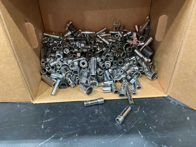 (922) Assorted Sockets