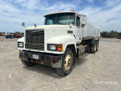 1995 Mack CH613 4000 gal 6x4 Ciężarówka na wodę