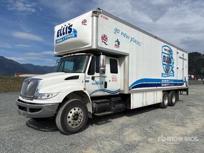 2009 International 4400 6x4 Moving Camion fourgon