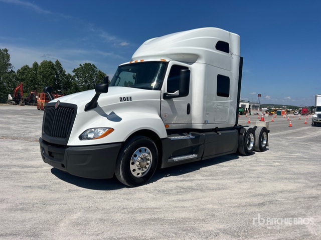 2021 International LT625 6x4 T/A Sleeper Truck Tractor