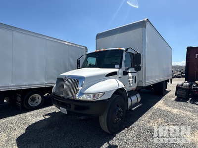 2020 International MV607 4x2 Furgonetka