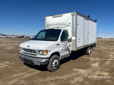 2002 Ford E-350 4x2 Camion de vapor