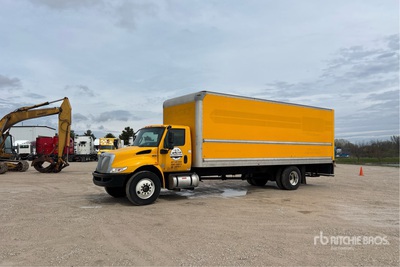 2020 International MV607 4x2 Furgonetka