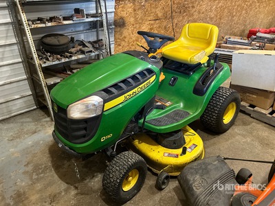 John Deere D110 4x2 Ride-On Cortacesped