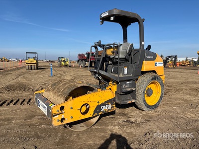 2019 Volvo SD45B Smooth Drum Compactor