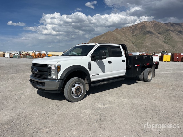 2018 Ford F-450 4x4 Crew Cab Flatbed Truck