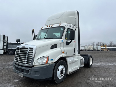 2016 Freightliner Cascadia 113 4x2 S/A Day Cab Truck Tractor
