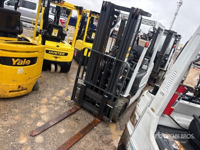 UniCarriers MCP1F2A25LV 4700 lb Pneumatic Tire Forklift