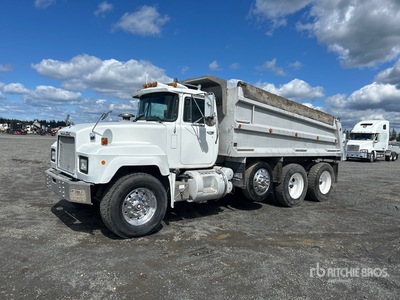 1993 Mack RD688S 8x4 Tri/A-kiepwagen