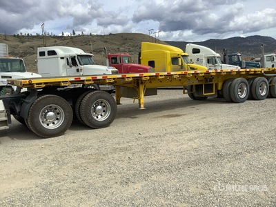 2016 Doepker Flatbed Trailer