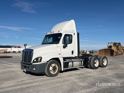2016 Freightliner Cascadia 125 6x4 T/A Dagcabine Trekker