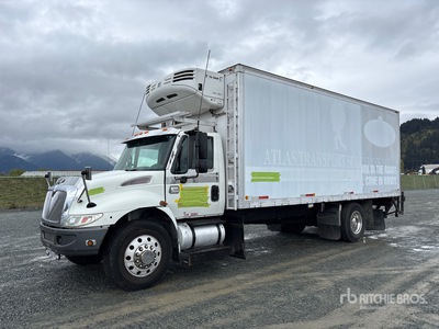 2002 International 4300 4x2 Refrigerated Truck