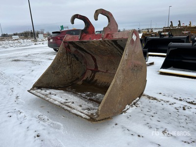 CWS 66 in Q/C Cleanup Excavator Bucket - Fits Link Belt 300X4