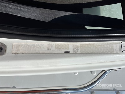 2013 Freightliner M2 4x2 Moving Van Truck