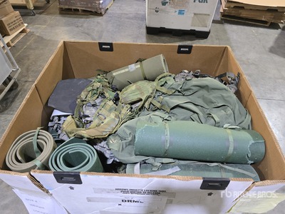 Abbigliamento militare vario