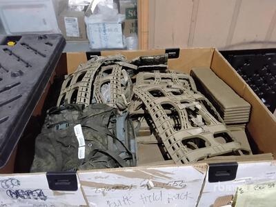 Abbigliamento militare vario