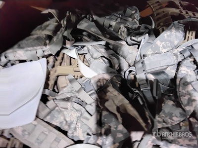 Abbigliamento militare vario