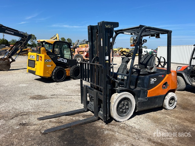 2014 Doosan G30P-5 5450 lb Pneumatic Tire Forklift