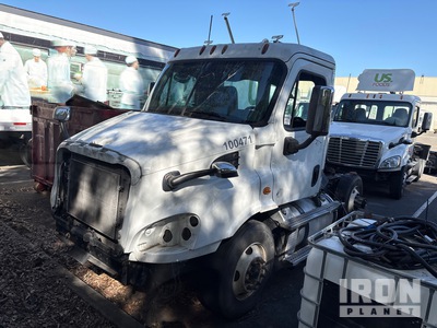 2014 Freightliner CA113 4x2 S/A Day Cab Truck Tractor