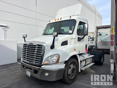 2014 Freightliner CA113 4x2 S/A Dagcabine Trekker