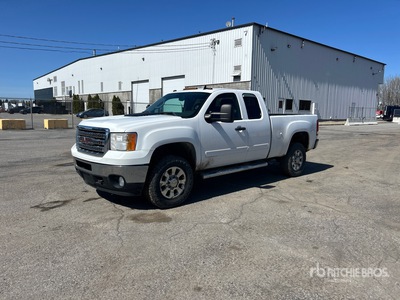 2013 GMC Sierra 2500 4x4 Extended Cab Pickup