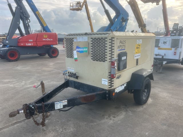 2018 Doosan Infracore P425/HP375WCU-T4F 375 cfm Mobile Air Compressor