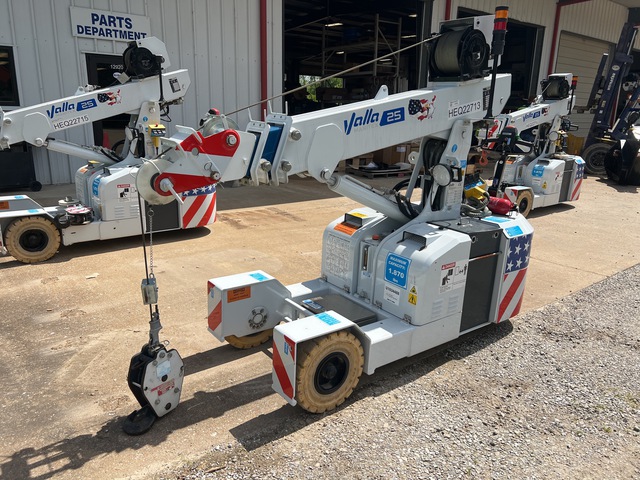 2020 Valla 25EL 1870 lb Pick-and-Carry Crane