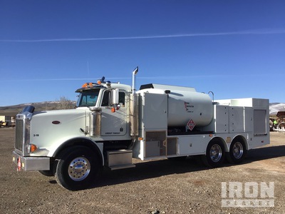 1995 Peterbilt 378 2000 gal 6x4 Fuel & Lube Truck