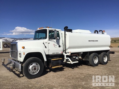 1997 Ford LT8000 4000 gal 6x4 Water Truck