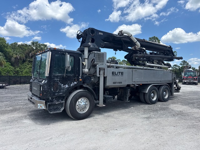 2005 Schwing 130/80X2000 230 31 m on 2005 Mack MR688S 6x4 Concrete Pump Truck