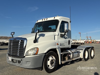 2016 Freightliner Cascadia 125 6x4 T/A Day Cab Truck Tractor