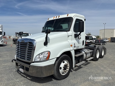 2018 Freightliner Cascadia 125 6x4 T/A Dagcabine Trekker