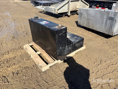 Thule 75 gal Tidy Tank