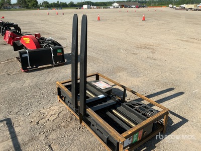 2026 Raytree RMF48 48 in Hydraulic fork positioner Skid Steer Forks (Unused)