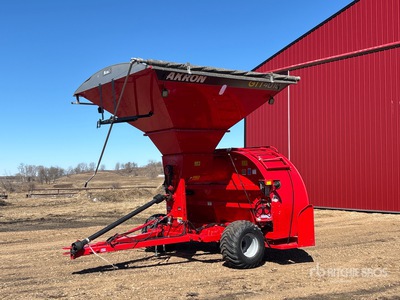 2022 Akron GTT4010 10 ft Grain Bagger