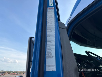 2015 Kenworth T680 3- Achs Sattelzugmaschine mit Schlafkabine