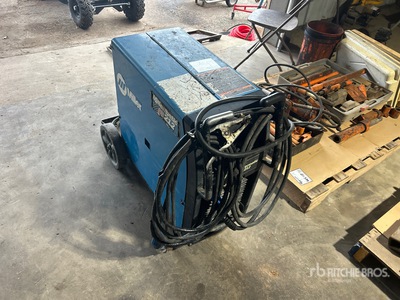 Miller Millermatic 212 Mobile MIG Electric Welder