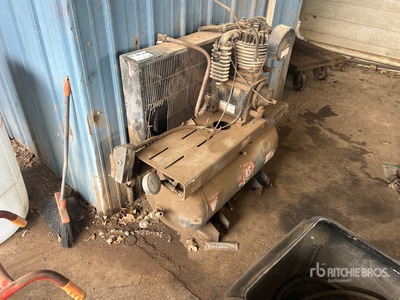 Quantity of (2) Electric Compresor de aire (Inoperable)