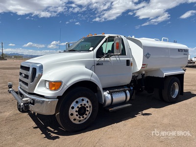 2015 Ford F-750 2000 gal 4x2 Water Truck