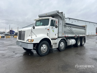 1999 International 9200 8x4 Twin-Steer T/A Dump Truck