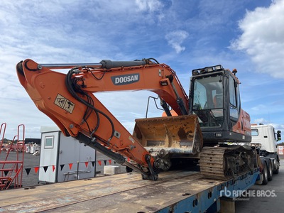Doosan DX140 LC Excavadora de Cadenas