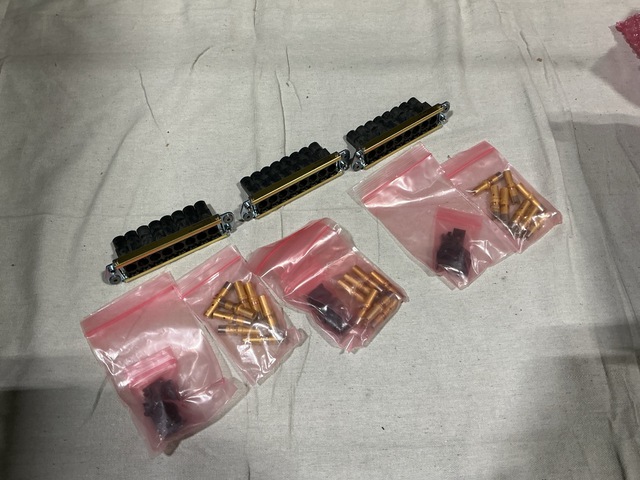 (6) Smiths Interconnect LEH20/8KFRT/TAH Electrical Connectors